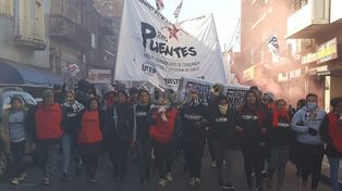 El Movimiento Popular Nuestramérica protesta frente a la Municipalidad
