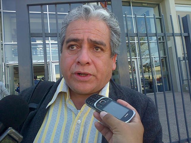 Complicado. Carlos Paz