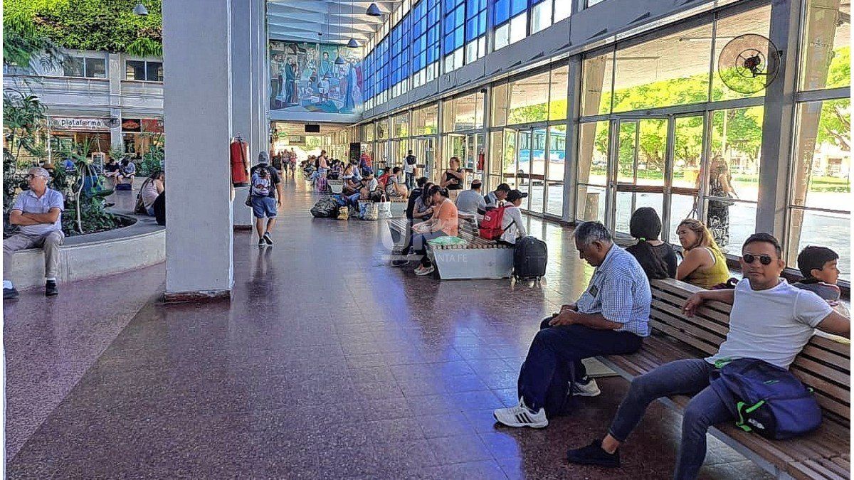 Terminal De Ómnibus: Boleteros Hablan De Floja Temporada Con Turistas 