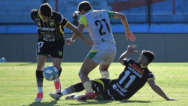Defensa y Aldosivi cerraron la Copa Diego Maradona a puro gol
