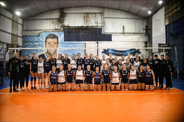 El seleccionado juvenil&nbsp; de Vóley concentró en nuestra ciudad en el nuevo centro de entrenamiento ubicado en el Polideportivo Yrigoyen.