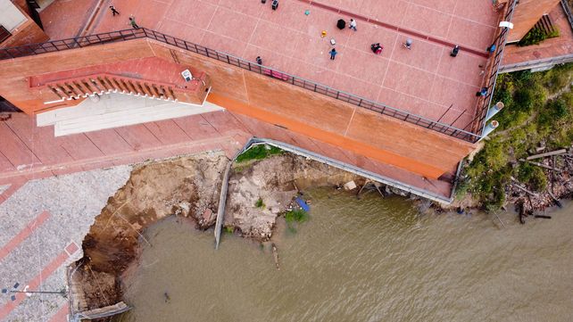 Derrumbe en el Parque España: las impresionantes imágenes captadas con el drone de La Capital
