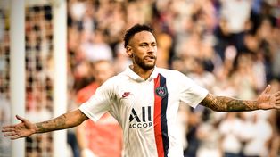 Neymar tapó insultos con un golazo de chilena