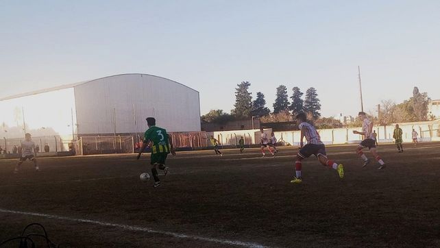 Atlético Paraná ganó con lo justo en el adelanto