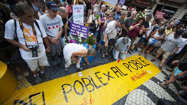 Homenajes a las víctimas en el aniversario de los atentados en Barcelona