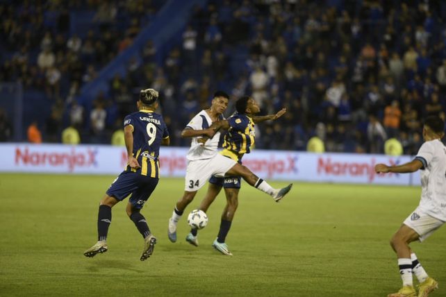 Central jugó sin ambición y al final cayó con Vélez por un cabezazo de Osorio