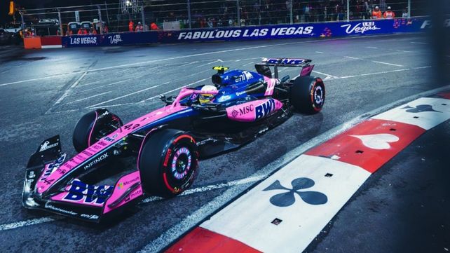 Franco Colapinto en la FP3 de Las Vegas. En una sola vuelta usó las intermedias que la FIA cuestionó.