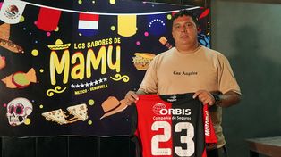 Con la rojinegra. Fue un aprendizaje muy grande jugar en una institución tan grande como Newells, sostuvo Víctor Aquino en su negocio en el barrio San Miguel, en Asunción.