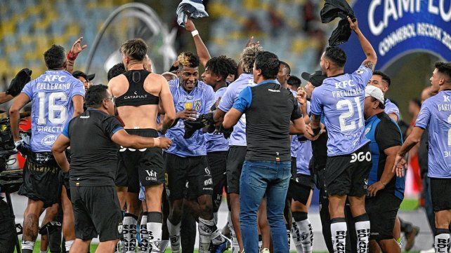 Independiente del Valle le ganó por penales a Flamengo y alzó la Recopa Sudamericana.