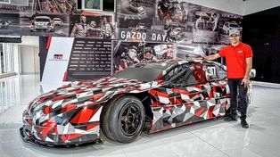 &nbsp;El Misil Matías Leonardo Rossi junto al Toyota Camry, con el cual competirá en el Turismo Carretera en la próxima temporada.