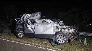 Paso Telégrafo: impactante choque entre un auto y un camión