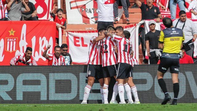 Estudiantes se metió en los cuartos de final de la Copa Argentina.