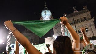 La Regional Santa Fe de la Campaña Nacional por el Derecho al Aborto señaló a Grávida como una organizaciónfundamentalista, y pide que se la investigue.