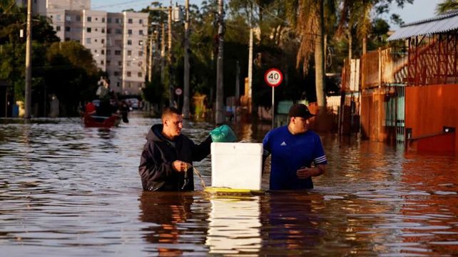 Luiz Inácio Lula da Silva visitó Porto Alegre (Brasil) con su gabinete. Las inundaciones azotan Río Grande do Sul con 83 muertos