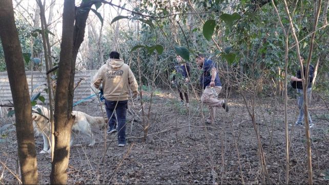 El cuerpo estaba en un aljibe de un casco de estancia abandonado. Estaba a unos 10 metros de profundidad.