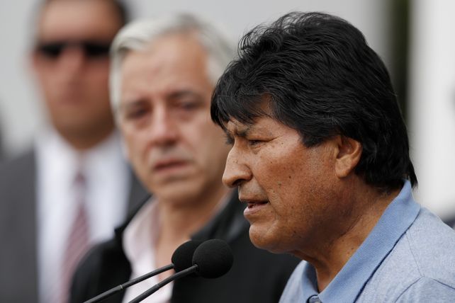En su llegada a México, Evo Morales dijo que seguirá la lucha