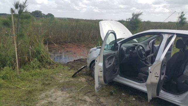 Tres rosarinos fueron guiados por el GPS directo a un zanjón y tuvieron que ser rescatados