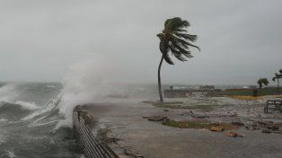 El huracán Melissa golpea Jamaica con vientos de 290 kilómetros por hora