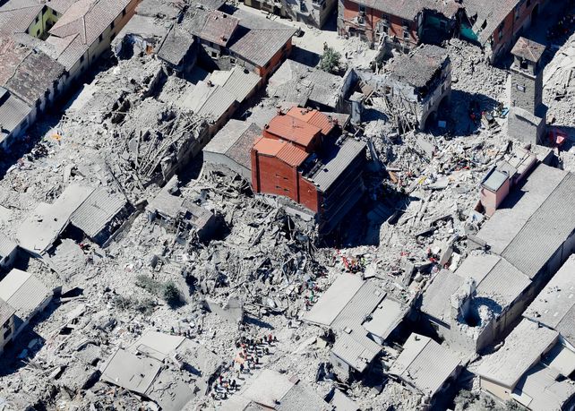 Una vista aérea de los destrozos en Amatrice.