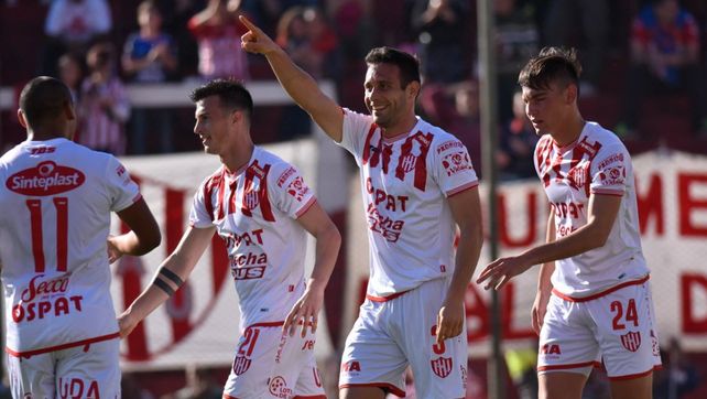 Claudio Corvalán le mete presión a Bruno Pittón