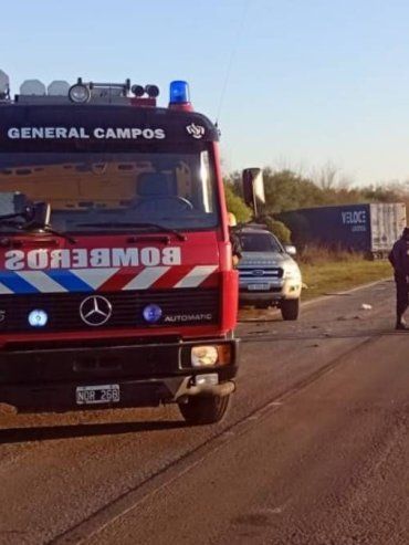 Ex Ruta 18: el conductor de un auto sufrió graves heridas en choque frontal con un camión