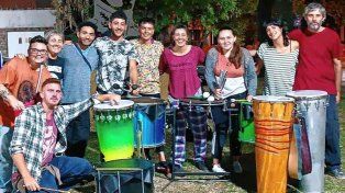 El Colectivo Cimarrón prepara un gran escenario para la Peña Cimarrona, con músicos de diversos géneros y cantina. Será a partir de las 20.