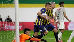 ¿Será? Ruben y Copetti compartieron cancha en Florencio Varela. Lequi los podría de arranque.