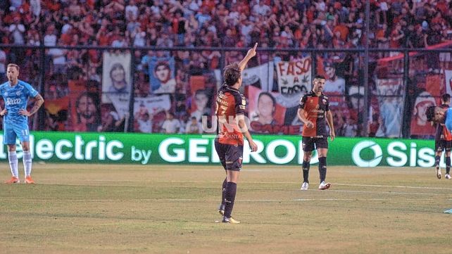 Christian Bernardi convirtió el segundo gol de Colón con una bonita definición.&nbsp;