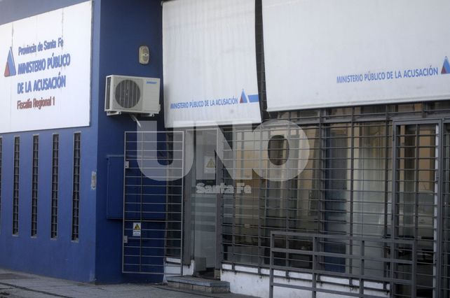 Investigan si un policía le  alquiló su arma a un delincuente