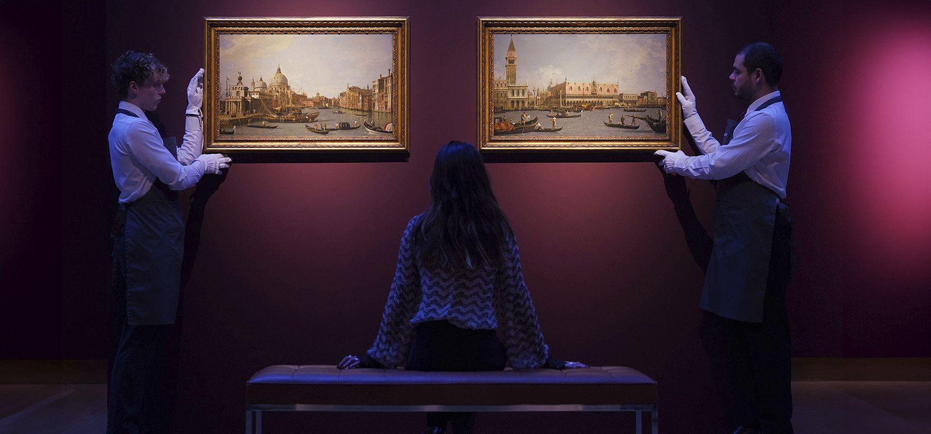 Un par de pinturas inéditas de Canaletto, c.1734, Venecia: La desembocadura del Gran Canal desde el Este, y el Molo, con la Piazzetta y el Palacio Ducal, desde el Bacino, se estiman en £8.000.000-12.000.000, en exhibición durante una Sesión fotográfica para las próximas ventas de la Semana Clásica de Christie Un par de pinturas inéditas de Canaletto, c.1734, Venecia: La desembocadura del Gran Canal desde el Este, y el Molo, con la Piazzetta y el Palacio Ducal, desde el Bacino, se estiman en £8.000.000-12.000.000, en exhibición durante una Sesión fotográfica para las próximas ventas de la Semana Clásica de Christie