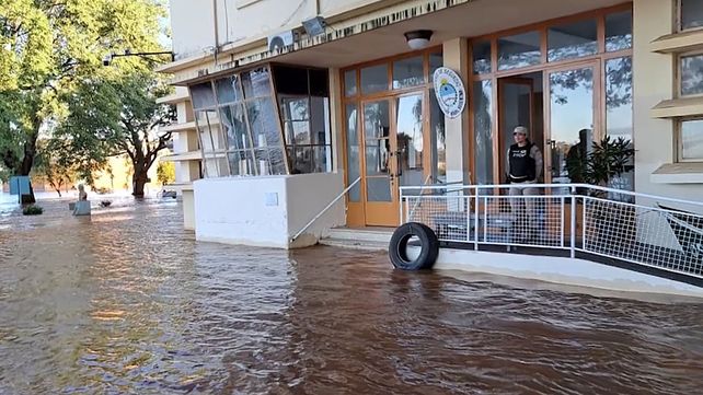 Al mediodía de este sábado el río Uruguay medía 13.50 metros en Concordia y la cota del lago Salto grande se ubicaba en 35.46 metros. Situación de los evacuados