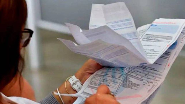 El Gobierno imputó a 95 empresas por cobrar tasas municipales en facturas de servicios públicos