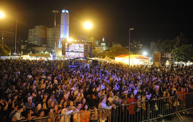 La Fiesta de las Colectividades es uno de los eventos más masivos que se realizan en la ciudad y el predio del parque a la Bandera suele quedar en malas condiciones. (Foto: G.de los Rios)