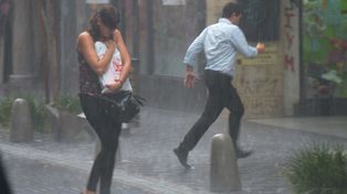 Este miércoles 13 de diciembre llegó con fuertes lluvias y rige alerta de nivel amarillo.&nbsp;
