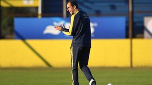 Leandro Somoza quiere armar un plantel a su gusto y por eso prescindió de varios futbolistas.