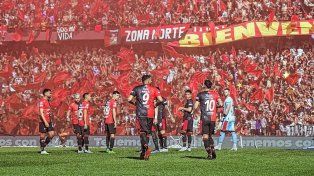 Colón se juega todo en Rosario ante Gimnasia.