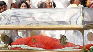 India llora la muerte de Sai Baba,  uno de sus l&iacute;deres m&aacute;s venerados