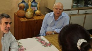 El gobernador visitó a una paciente afectada por el dengue en Santo Tomé