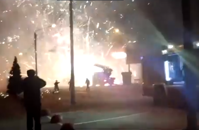 Video: la impactante explosión en una fábrica de fuegos artificiales