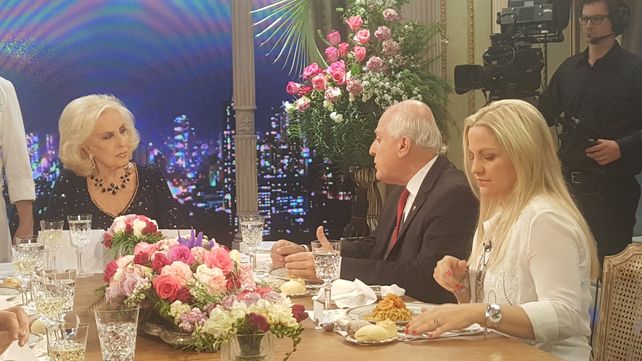 Cinco conceptos del gobernador Lifschitz, que visitó la mesa de Mirtha Legrand
