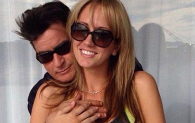 Un año. El tórrido romance entre Sheen y Ross tuvo lugar en 2014.