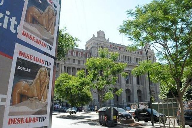 Pese a la prohibición, Clarín publicó unos 157 mil avisos de oferta sexual
