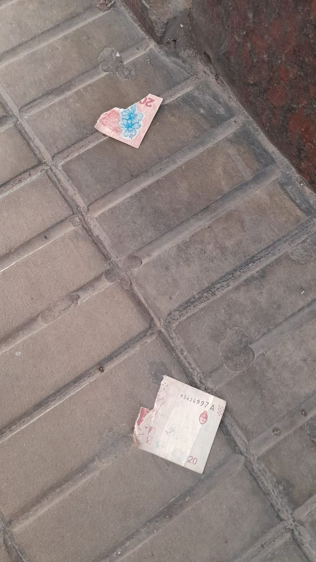 Cuando un automovilista les paga la colaboración con ese tipo de moneda
