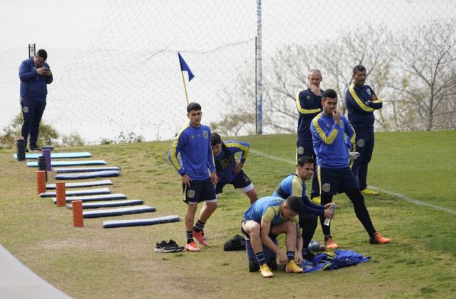 Todos querían ver a Buonanotte, pero el juvenil estuvo en el segundo equipo, luego de que la prensa se retirara.