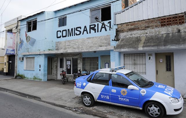 Separan a dos jefes policiales por maltratos a adolescentes en una comisaría de Rosario