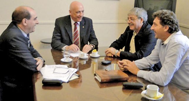 La provincia pidi&oacute; autorizaci&oacute;n para emitir letras por $ 456 millones