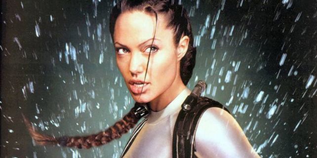 Llev&oacute; a su casa una imagen de Lara Croft y la polic&iacute;a la confundi&oacute; con alguien armado