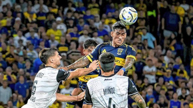 Boca y Gimnasia de Mendoza empatan 0-0 en el arranque del partido.