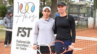 Luana Cáceres y Joaquina Zapata. Las chicas del Jockey Club Rosario protagonizaron una final histórica en J30 de ITF.