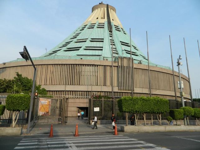 Una vista exterior de la Basílica de Guadalupe